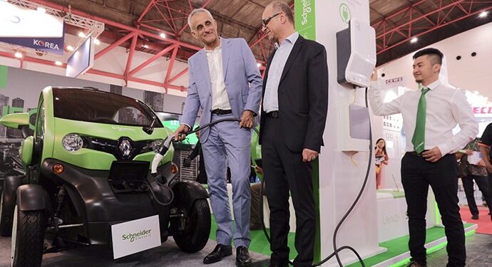 Schneider Electric Pamer Stasiun Pengisian Daya Kendaraan Listrik Pintar