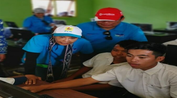 Peran Aktif Telkom dalam Sinergi BUMN di NTT  Menteri BUMN Serahkan Bantuan Broadband Learning Center dan Sambungan Elektrifikasi