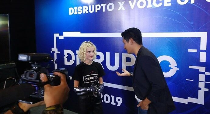 Tilly Locky, Gadis Bionik Yang Tampil di Disrupto 2019