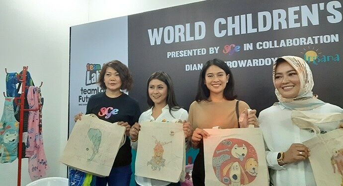 Dian Sastro Gelar Pameran Seni Dukung ASD