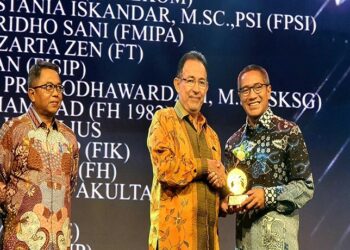 CEO Investree Raih UI Award