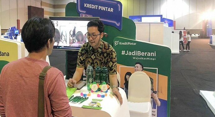 Kredit Pintar Gelar Kampanye #JadiBerani di Acara Fintech Exhibition Surabaya 2019