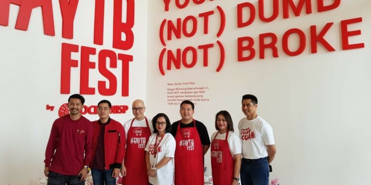 Belajar Keuangan Lewat Pameran Instalasi Seni Instagramable