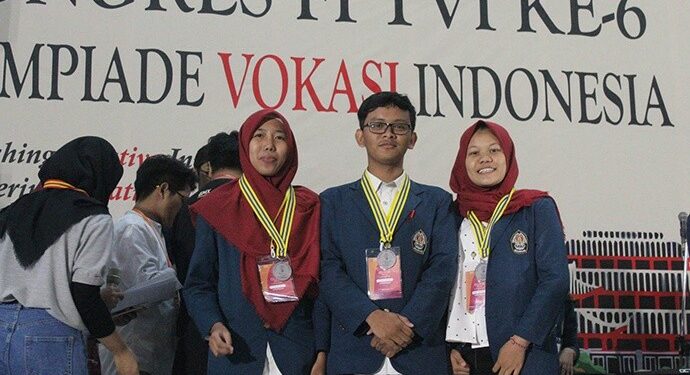 Sistem Pembangkit Listrik Tenaga Angin Berbasis Piezoelektrik