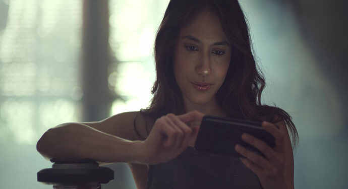 Serunya Pevita Pearce Berakting Laga di Video Timo Tjahjanto