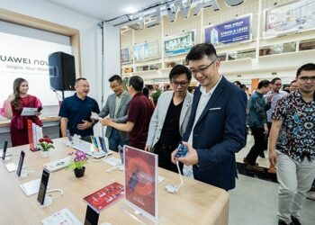 Huawei Hadirkan Pengalaman Jajal Produk Baru di Toko Offline