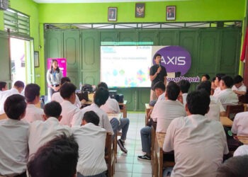 Edukasi Bijak Bersosial Media di 100 SMA/SMK se-Jabodetabek