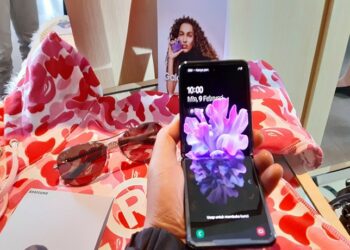 Samsung Galaxy Z Flip,  Ponsel Layar Lipat Penuh Ekspresi