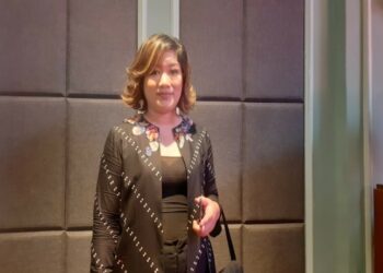 Amanda Hartanto : Kreasikan Batik Tanpa Batas