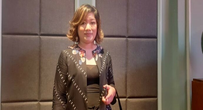 Amanda Hartanto : Kreasikan Batik Tanpa Batas