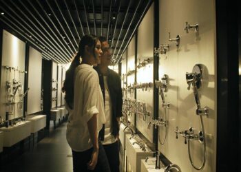 Raisa dan Hamish Daud Berburu Produk Untuk Rumah Impian