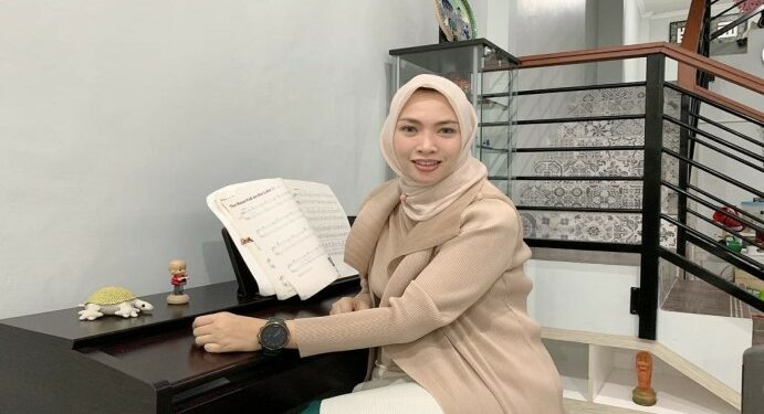 Eka Hafni Yuanita : Suguhkan Aneka Jajanan Tradisional Via Daring