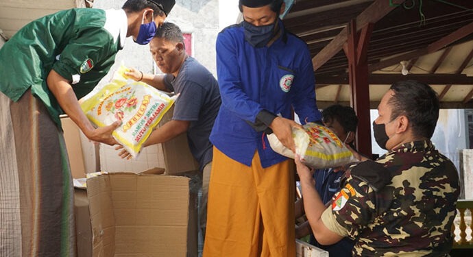 GP Ansor dan Aice Group Beri Bantuan Ke Pondok Pesantren