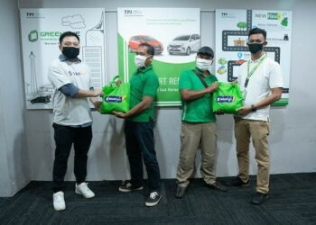 StickEarn dan Grab Berbagi Sembako Kepada Mitra Pengemudi