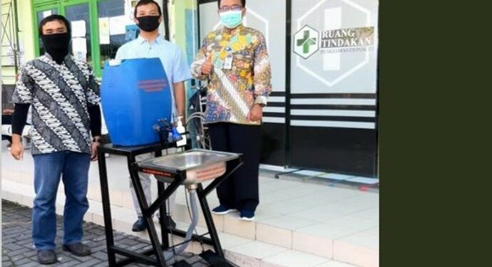 Tim UNY Bangun Wastafel Injak Untuk Minimalisir Penyebaran Virus