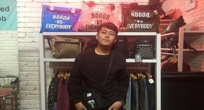 M. Farhan Zakey : Jeli Menangkap Peluang di Bisnis Laundry Sepatu