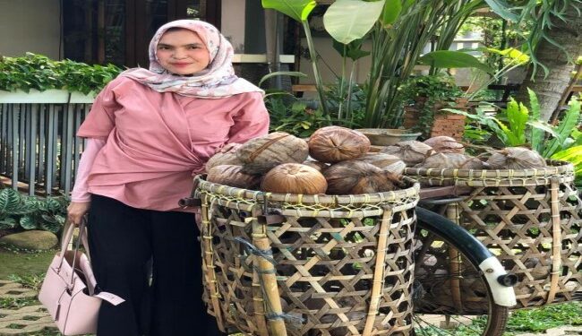 Suryaningsih Erdinata : Resto Kulinernya Gulung Tikar, Malah Sukses Jualan Secara Online