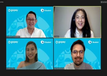 Gopay Dan Bluebird Dorong Transaksi Digital Di Moda Transportasi