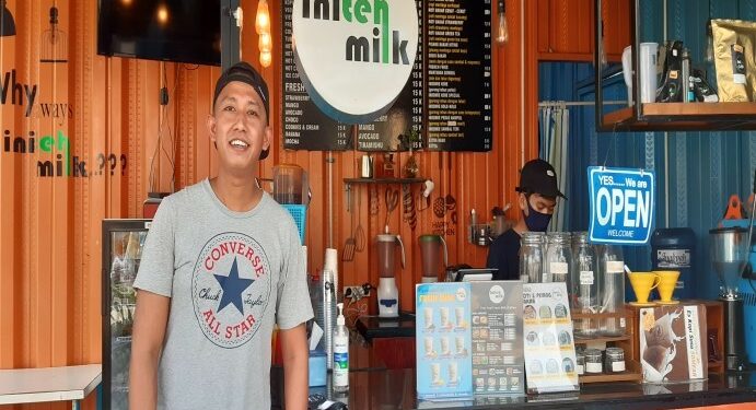 Riza Fadhilah : Sulap Kontainer Jadi Kafe dan Tempat Kongkow