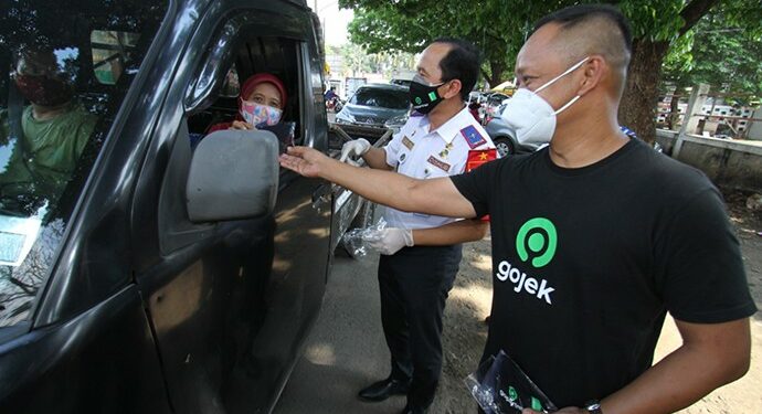 gojek bagi masker