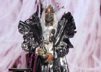 Masker Karya Perancang Indonesia Dikenakan Lady Gaga di VMA 2020