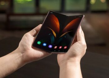 Samsung Bakal Kuasai 80% Pasar Ponsel Lipat