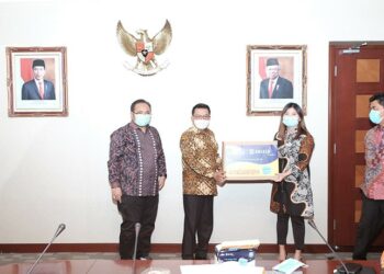 Gerakan Pentahelix Salurkan 5 Juta Masker Medis Untuk 20 Wilayah di Indonesia