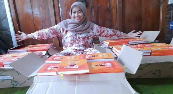 Nabila Aulia Gunanti : Sukses Kembangkan Bisnis Unik Buku Catatan Custom