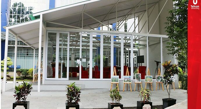 Telkom University Green Lounge: Fasilitas Mini Showcase Green Innovation