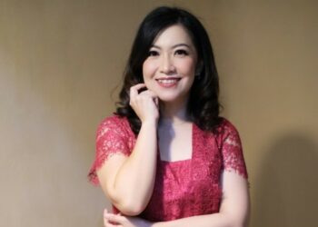 Andrina Effendi : Sukses Berkat Inovasi Batik Jadi Busana Kekinian