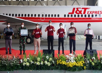 Tingkatkan Efesiensi Pengiriman Paket, J&T Express Luncurkan Air Freighter