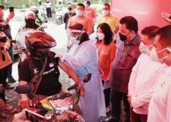 Halodoc - Gojek Vaksinasi Drive-Thru