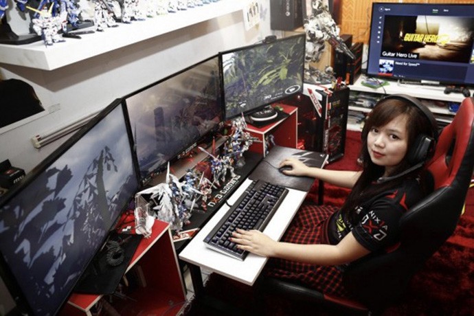 gamer perempuan