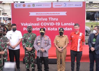 Pos pelayanan vaksinasi Covid-19 di Medan