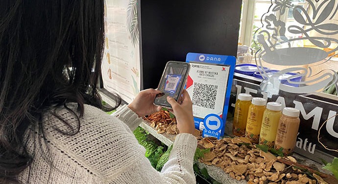 Minum Jamu Tradisional Bayar Pakai Dompet Digital