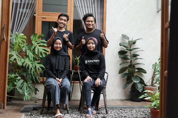 Asih Susiyanti dan tim Kainesia