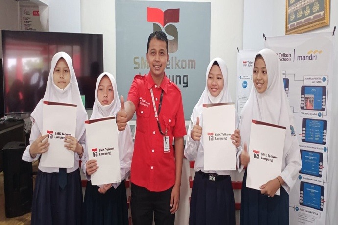 Pijar Sekolah