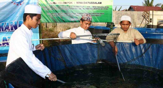 usaha syariah pesantren