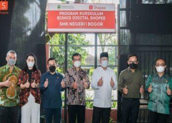 kelas-perdana-kurikulum-bisnis-digital-shopee