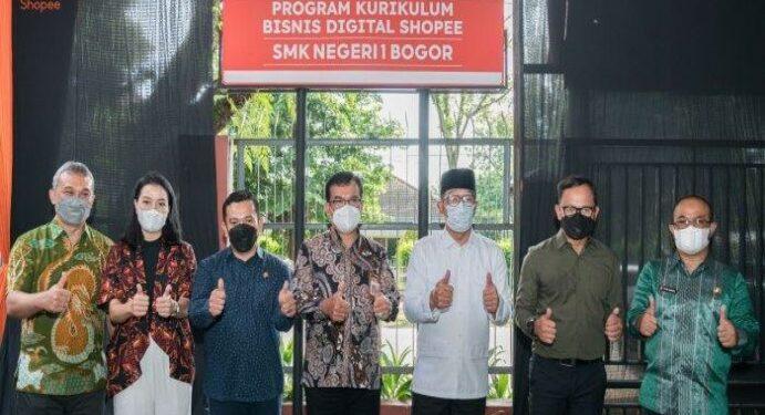 kelas-perdana-kurikulum-bisnis-digital-shopee