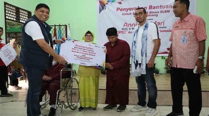 Telkom sumbang komputer