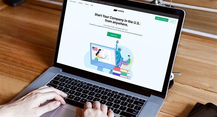 Aplikasi all in one Workhy