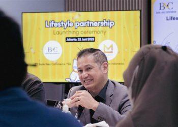 Direktur Utama Bank NEO