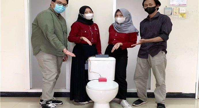 Touchless Smart Toilet