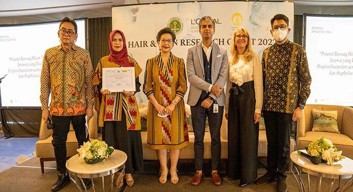 Hair and Skin Research Grant 2022