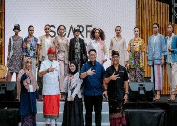 Fashion Show Scraf Media