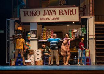 Teater Musikal Cek Toko Sebelah