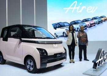 mobil listrik Wuling ev,