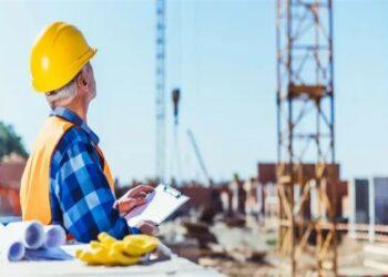 tukang konstruksi bangunan