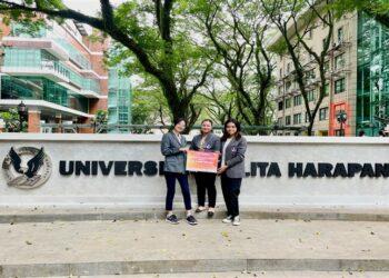 mahasiswa Farmasi Universitas Pelita Harapan (UPH)